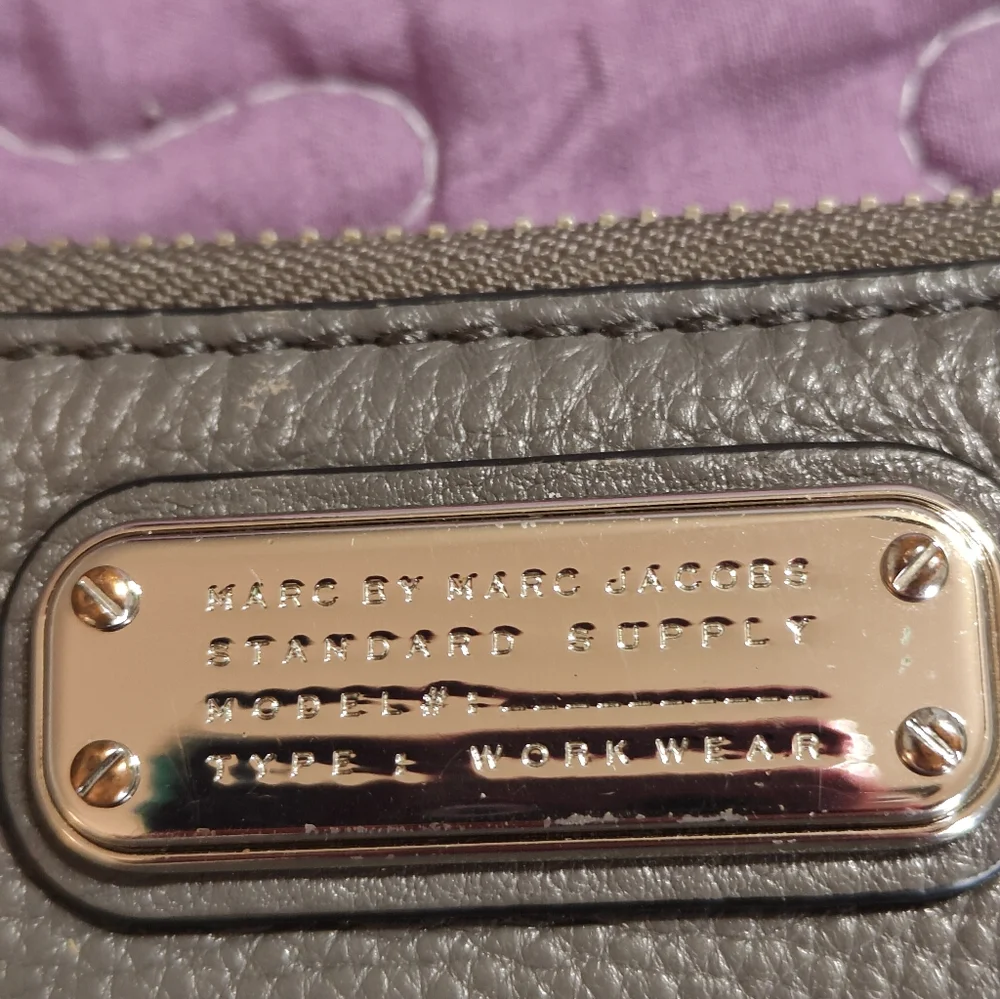 Marc Jacobs Gray Leather Zip-Around Wallet with Gold Plaque‎